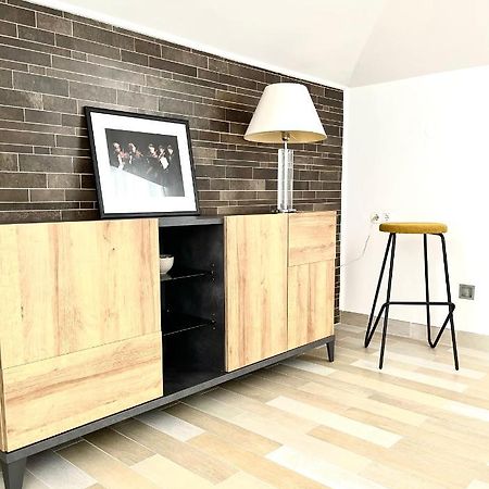 Sky - Beautiful Rooftop Apartment With Shared Pool Split Exteriör bild