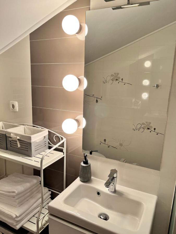 Sky - Beautiful Rooftop Apartment With Shared Pool Split Exteriör bild