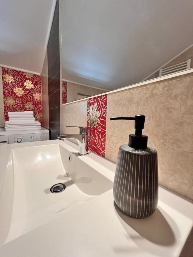 Sky - Beautiful Rooftop Apartment With Shared Pool Split Exteriör bild