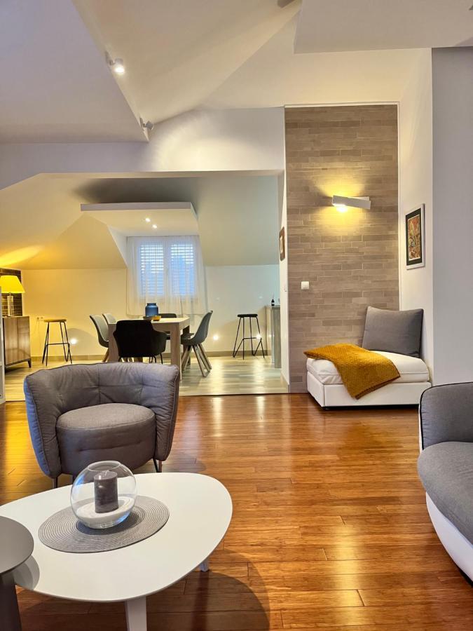 Sky - Beautiful Rooftop Apartment With Shared Pool Split Exteriör bild