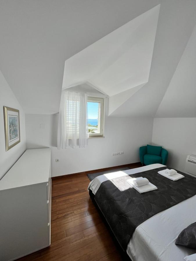 Sky - Beautiful Rooftop Apartment With Shared Pool Split Exteriör bild